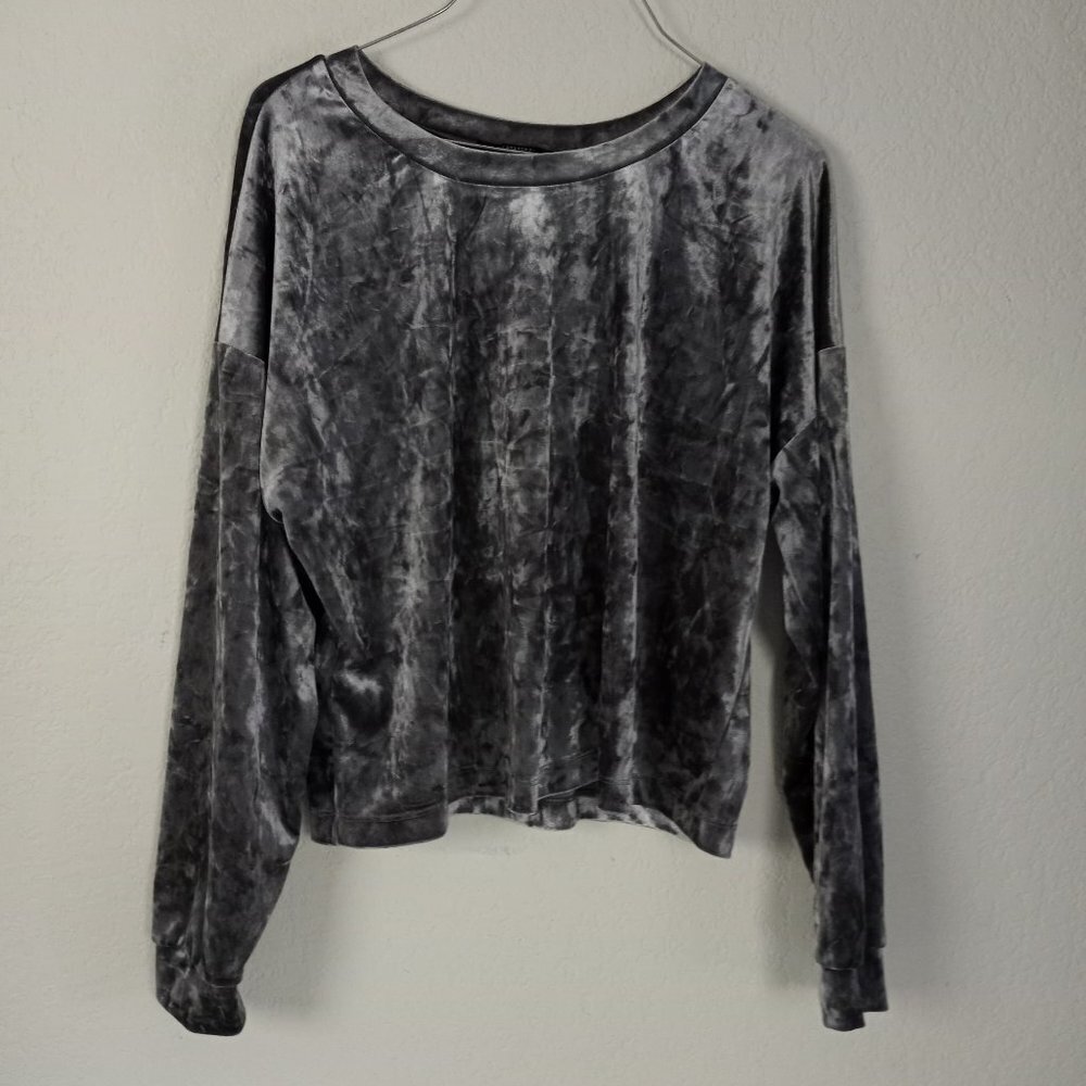 Forever 21 Velvet Silver Shimmer Blouse Large Long Sleeve Top Gray Holidays